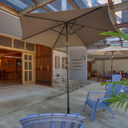 Bayshore Bijou Suites Maya Beach Екстериор снимка