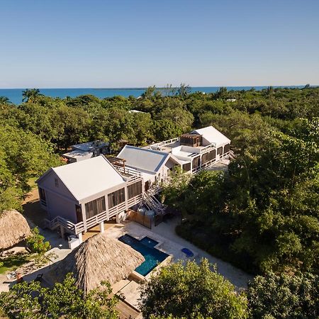 Bayshore Bijou Suites Maya Beach Екстериор снимка