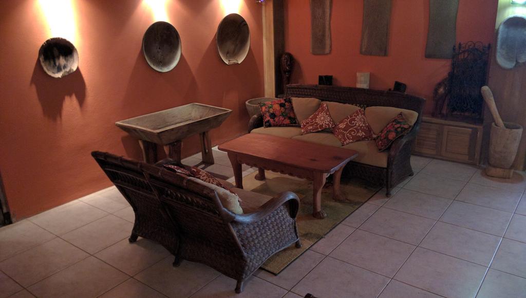Bayshore Bijou Suites Maya Beach Екстериор снимка