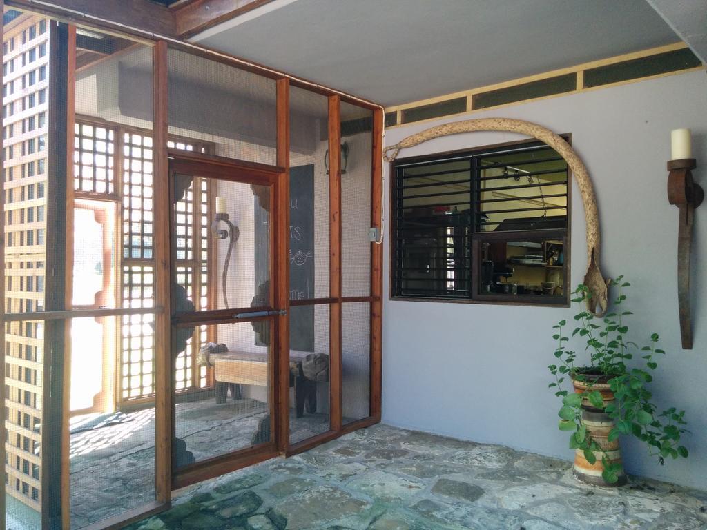 Bayshore Bijou Suites Maya Beach Екстериор снимка