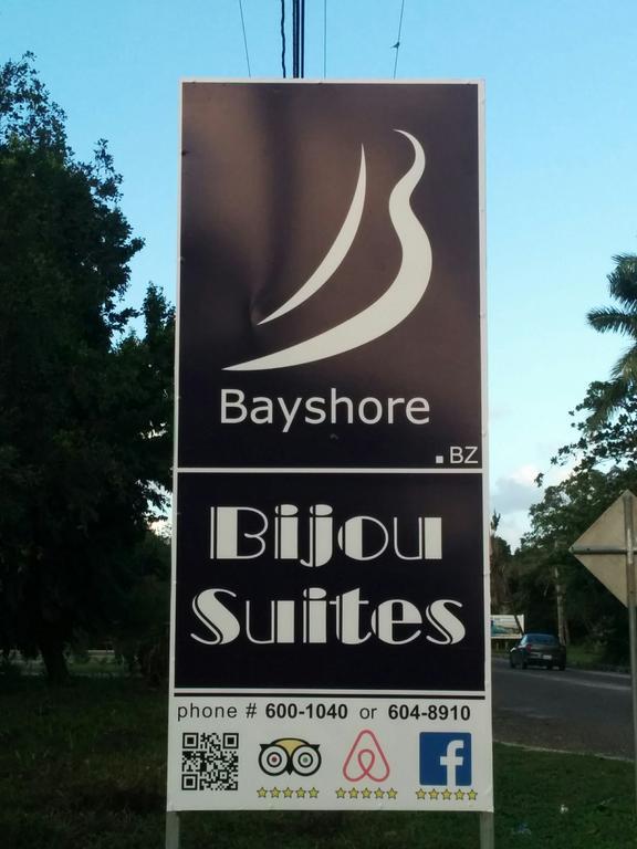 Bayshore Bijou Suites Maya Beach Екстериор снимка