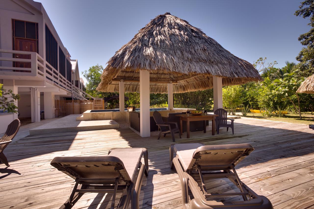 Bayshore Bijou Suites Maya Beach Екстериор снимка