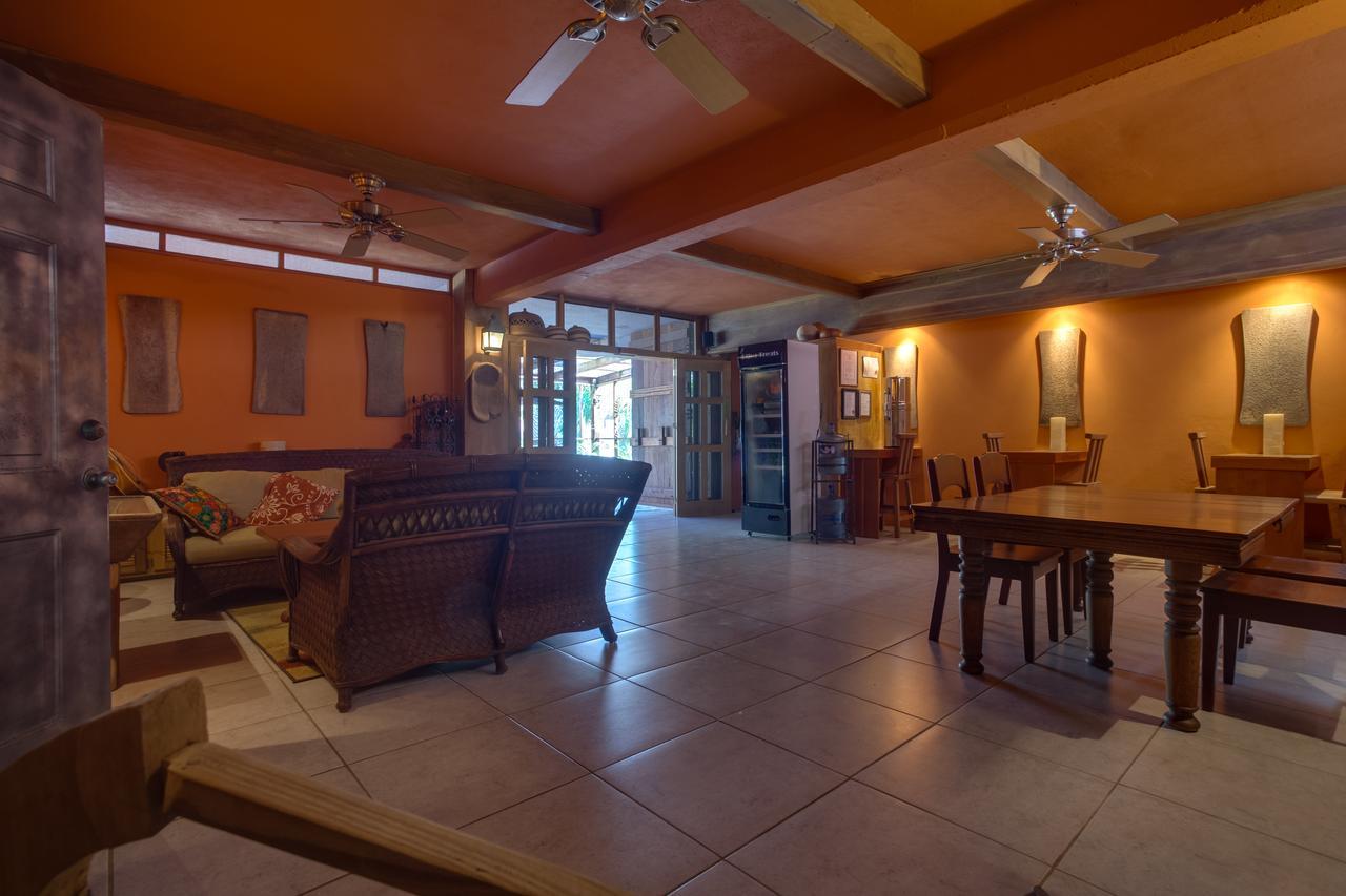 Bayshore Bijou Suites Maya Beach Екстериор снимка