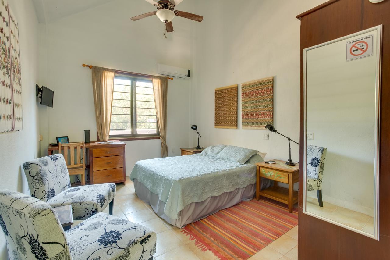 Bayshore Bijou Suites Maya Beach Екстериор снимка