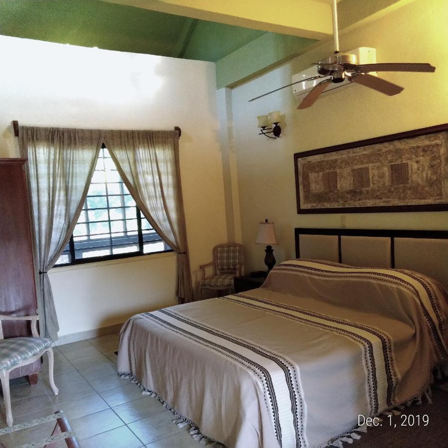 Bayshore Bijou Suites Maya Beach Екстериор снимка